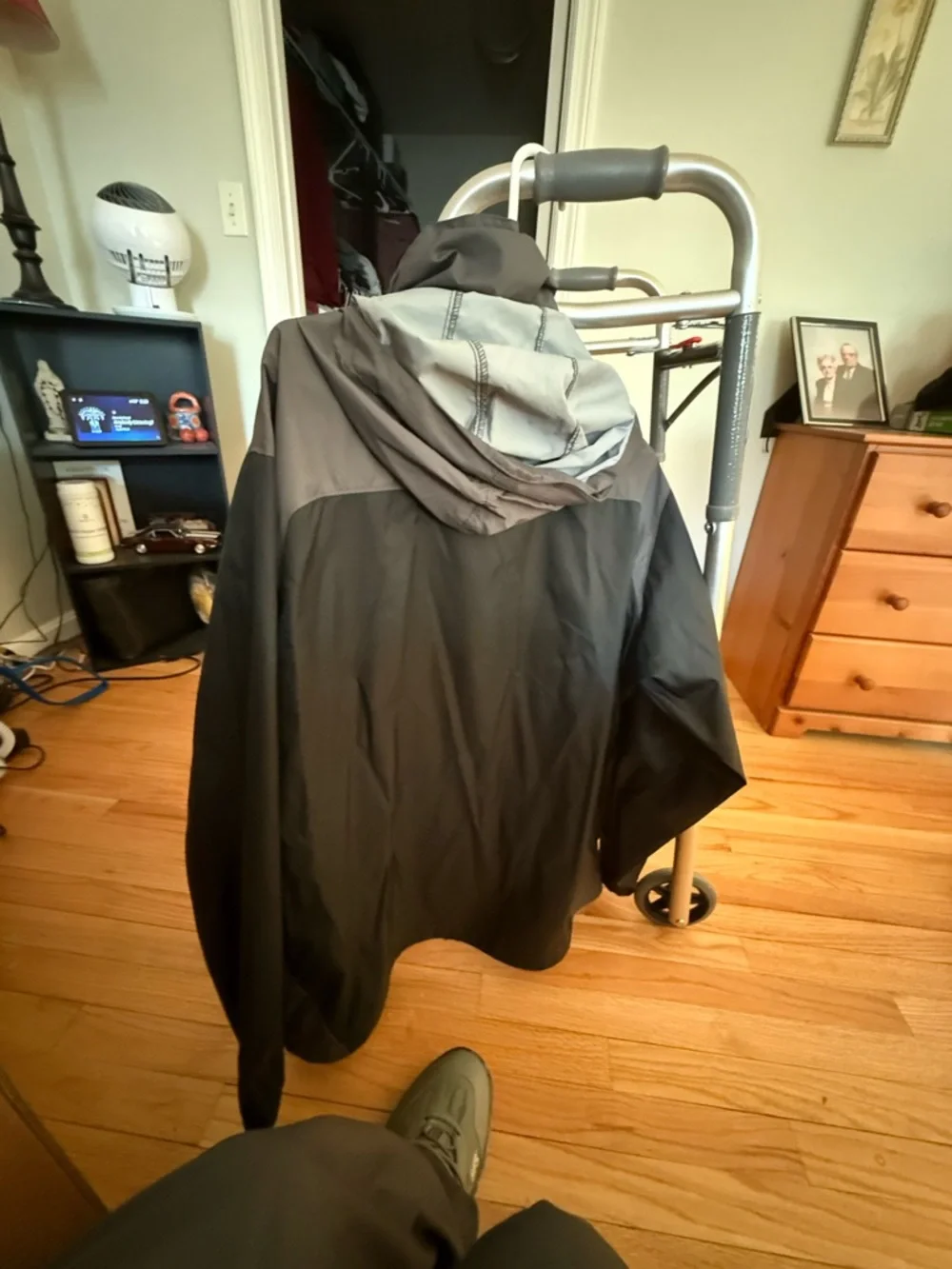 Columbia Black/Gray Hooded windbreaker Mens Large. Excellent used condition - Picture 3 of 6